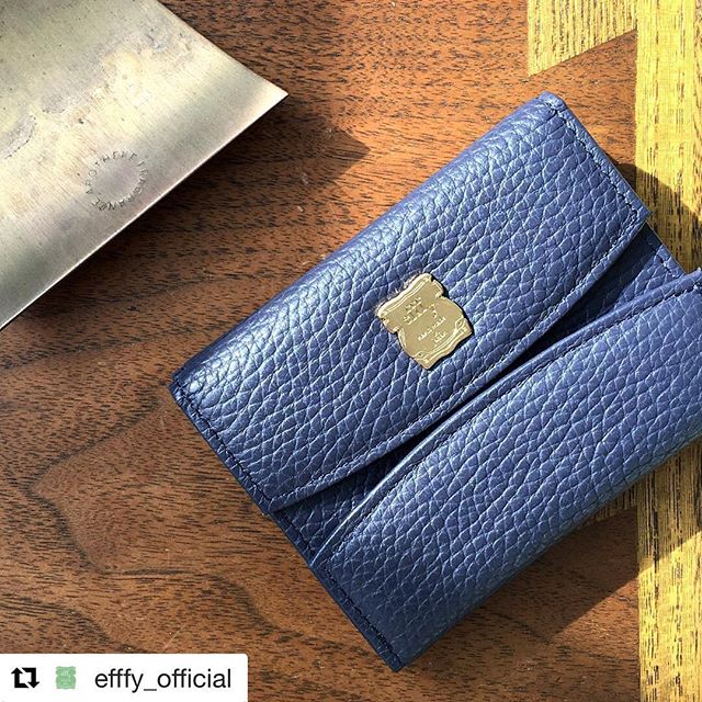 #Repost @efffy_official with @get_repost・・・New ItemGV1- 48 ¥9,000＋TAXフロントオープンタイプの新型ミニウォレットミニマルな形に使いやすさをギュッと凝縮。手にやさしくなじむ、やわらかなイタリア製シュリンク素材です。大好きなカラーが見つかる、多彩な色展開も魅力️ .#efffy#エフィー#Wallet#ウォレット#革小物#財布#バッグ#ItalianMaterial#Pochette#ポシェット#ロングウォレット#二つ折り財布#ボックス型コイン財布#カラフル小物#春色財布#牛革財布#春夏新作革小物#イタリアシュリンク素材#2waybag#春財布#春コーデ