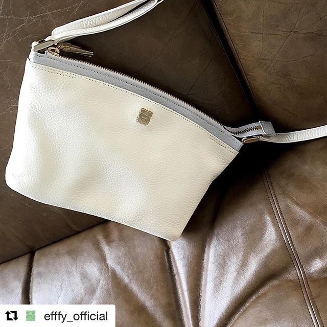 #Repost @efffy_official with @get_repost・・・New ItemTS2-03 ¥15,500＋TAXマルチに活躍してくれる春の新色️アイボリー。大人気シリーズのショルダーにこの春からどんなコーデにもしっくり決まるアイボリーが登場。財布やスマホ、コスメグッズがきちんと収まるサイズ感もGOOD#efffy#エフィー#Wallet#ウォレット#革小物#財布#バッグ#ItalianMaterial#Pochette#ポシェット#ロングウォレット#二つ折り財布#ボックス型コイン財布#カラフル小物#春色財布#牛革財布#春夏新作革小物#イタリアシュリンク素材#2waybag#春財布#春ショルダー#春コーデ