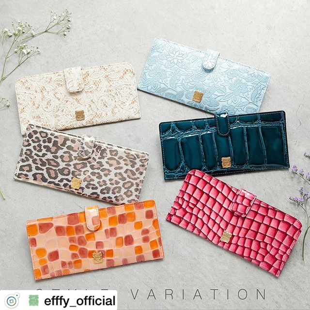 . Christmas gift Collection .フラットロングウォレットTK1-20 ¥7,800＋TAX.大好きな友達へ、それとも、自分へ!?選ぶ楽しさ色々、efffyのクリスマスギフト。ラッキーカラーにこだわる？それとも旬の柄にする？もう、クリスマスはすぐそこ。素材/日本製エナメル加工牛革#efffy#エフィー#革小物#財布#バッグ#ItalianMaterial#Pochette#カラフル小物#牛革財布#秋冬新作革小物#2waybag#秋冬コーデ#牛革スムース素材#エナメル加工牛革財布#クリスマス小物#ロングウォレット#おとな長財布#カラフル財布#おしゃれ財布#クリスマスギフト
