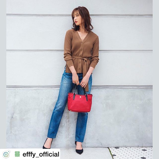 . 2019 Autumn ＆ Winter Collection .2way ハンドバッグTS2-02  RE/PU/CAM/BK/GBE ¥24,500＋TAX .ルックスも使いやすさも最上級 .毎日持ちにちょうどいいサイズ感のバッグ。きちんときれいめのルックスでITALY製シュリンク牛革 × 日本製牛革の本格派素材だからどんなシーンでも対応してくれるのがうれしい。財布にスマホ、コスメグッズ、必要なものはここにイン！ .#efffy#エフィー#Wallet#ウォレット#革小物#財布#バッグ#ItalianMaterial#Pochette#ポシェット#ロングウォレット#二つ折り財布#ボックス型コイン財布#カラフル小物#牛革財布#秋冬新作革小物#2waybag#ホワイトリュックサック#牛革リュックサック#秋冬コーデ#牛革スムース素材#2wayボストンバッグ#エナメルバッグ#ヤナギダマサミ#ディアススキン#谷川りさこ