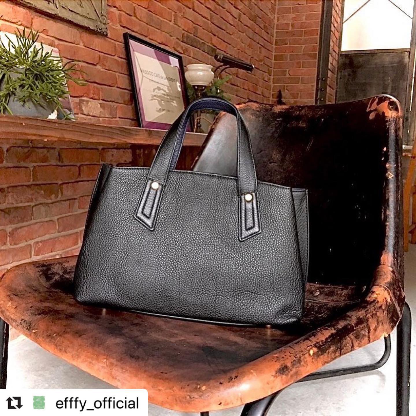 #Repost @efffy_official with @make_repost・・・.【efffy】STANDARD COLLECTION ふかふかの日本製シュリンク牛革を使用。シンプルなフォルム×金具をポイントに上品な佇まいを演出。〈2way HAND BAG〉STYLE No. / NS3-03PRICE / ¥25,000＋TAXCOLOR /  BLACKMATERIAL / 日本製天然シュリンク牛革#エフィー #efffy #革小物 #革トート #ItalianMaterial #ITALY製シュリンク牛革 #春夏新作バッグ#春夏コーデ#春夏大人バッグ#春夏トートeバッグ #コンビカラーバッグ#バイカラーリュック#オトナのリュック#フリンジバッグ#ショルダーバッグ#ハンドバッグ　#コインケース #カードケース #コンパクト財布