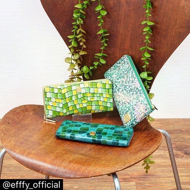 .【efffy】IN1-13 ¥14,000＋TAXカラー:グリーン×イエローイタリア製エンボス加工エナメル牛革TK1-11 ¥12,500＋TAXカラー:ブルー日本製エナメル牛革NW1-11 12,000＋TAXカラー:グリーン日本製エナメル加工友禅染ピッグレザー4/5(日)は天赦日、お財布の新調で金運アップ◎さらに2020年のラッキーカラーであるグリーンを選ぶ事で運気アップ♪#efffy #エフィー #wallet #お財布 #長財布 #madeinjapan #日本製 #天赦日 #天赦日と寅の日が重なる日 #金運アップ #運気アップ #革 #革小物 #レザー